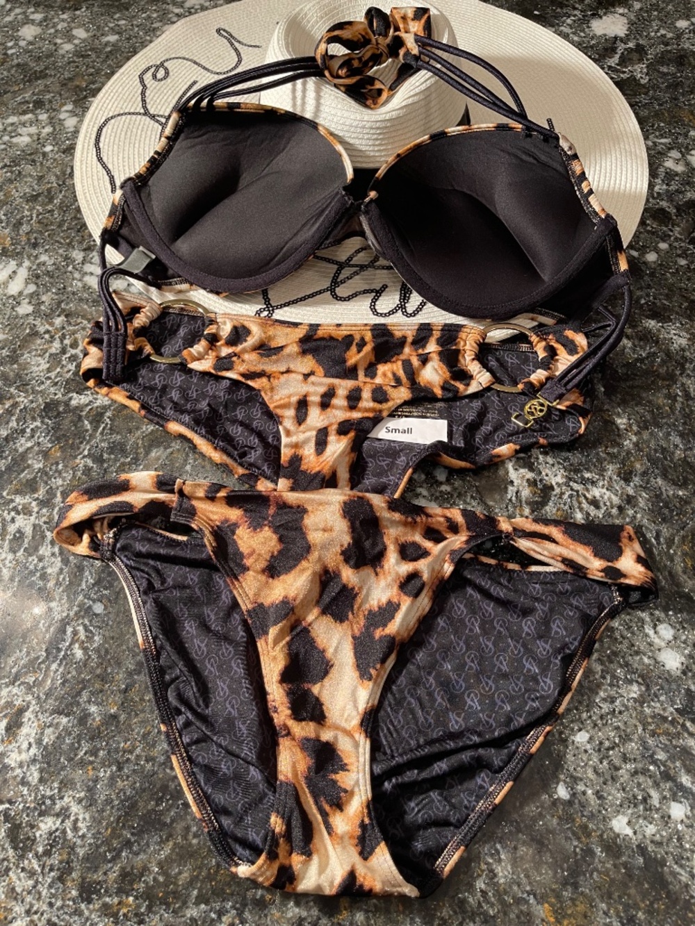 Victoria Secrets bikini bombshell 32DD and S hoop bottoms - Picture 11 of 16